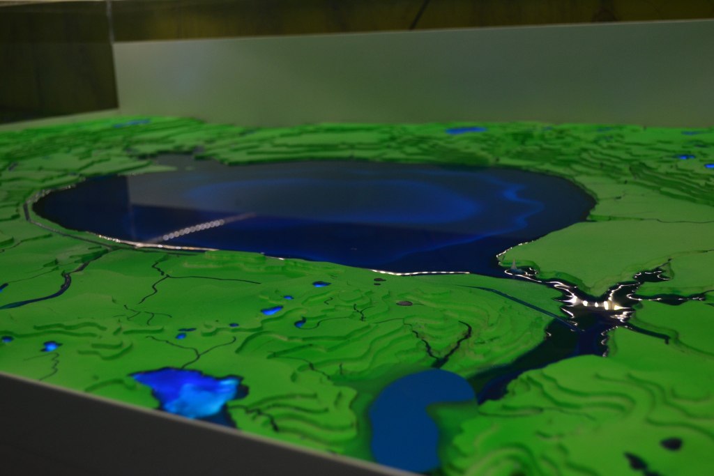 Действующий объемный макет Белого озера и части его водосборного бассейна (интерактивный комплекс)
