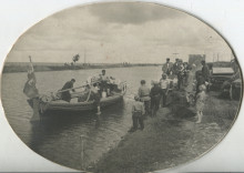 Фото 25. Фотография «Спуск лодки «Пионерки». Кичагов В.В. БОКМ - 2231.